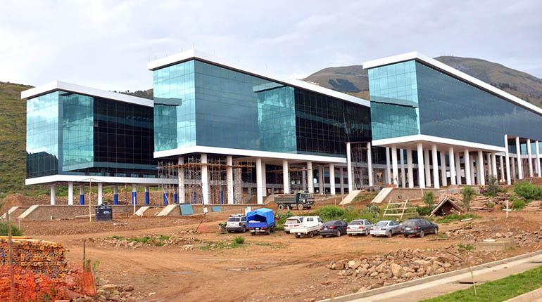 Sistemas Stanich en el auditorio principal de la nueva sede de la UNASUR, Bolivia.