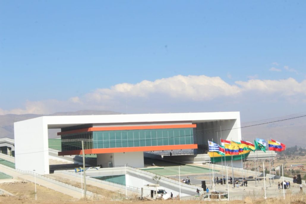 Sistemas Stanich en el auditorio principal de la nueva sede de la UNASUR, Bolivia.